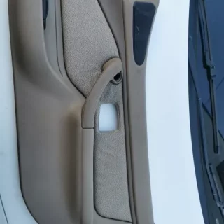 Bmw Z3 O/S Drivers Right Door Card And Good Handle (RARE Extended Leather)